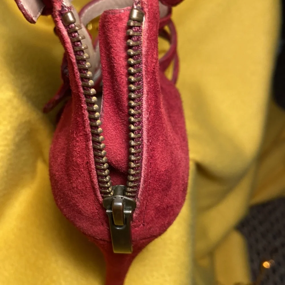 POUR LA VICTOIRE Vero Cuoio, Burgandy Suede Ankle Booties. Size 8M. - Picture 11 of 13